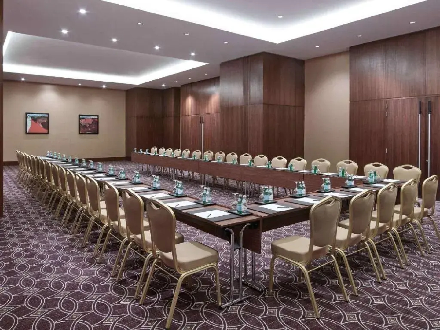 Отель Swissotel Al Ghurair 
