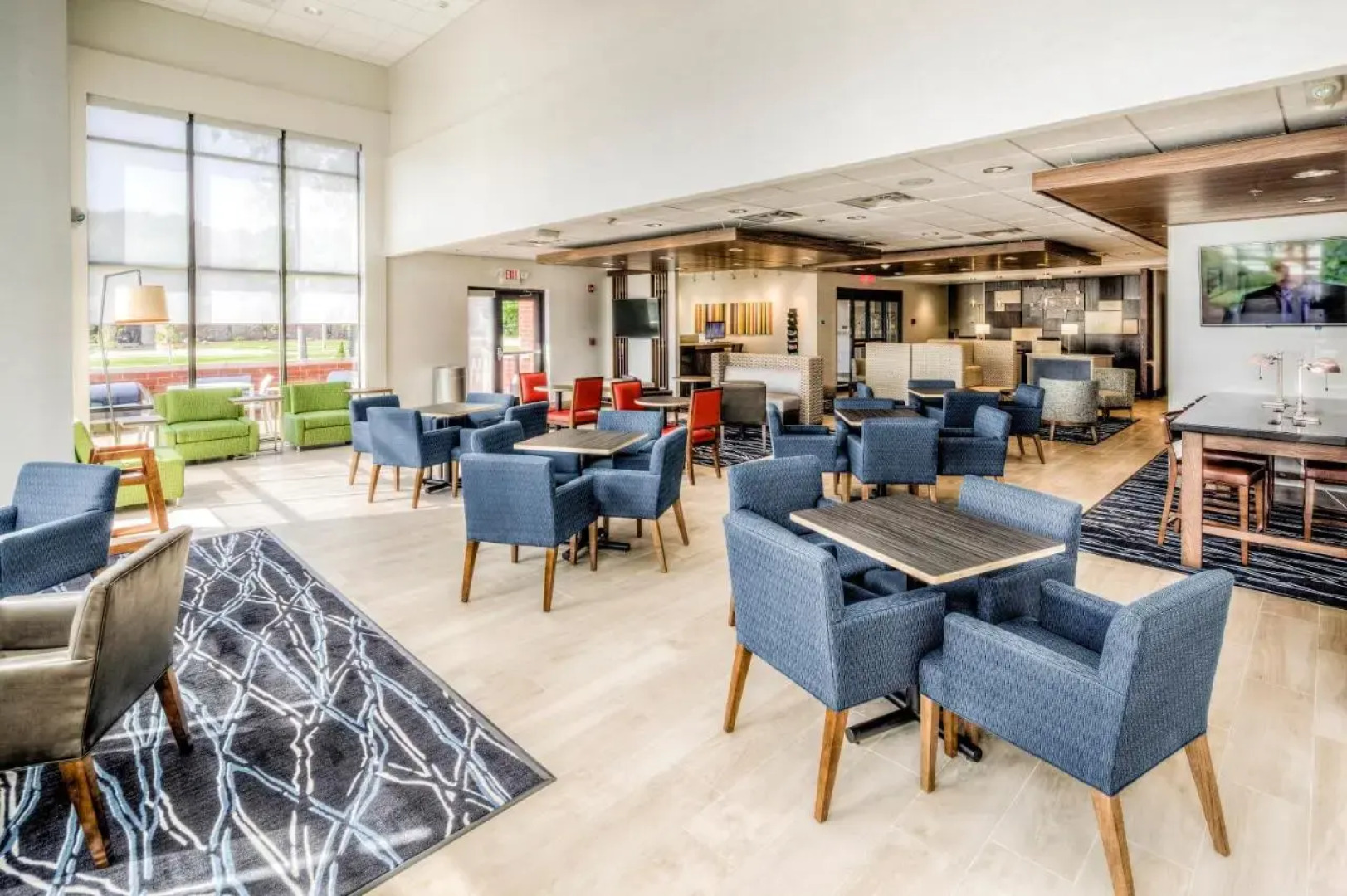 Holiday Inn Express & Suites Cleveland West - Westlake by IHG