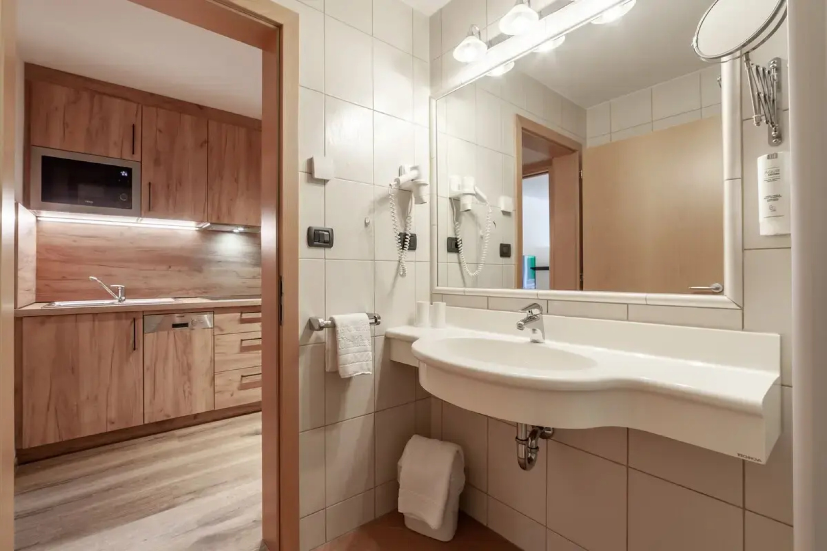 Aparthotel Familiaris - Family Apartments - Pools & Spa in the Dolomites