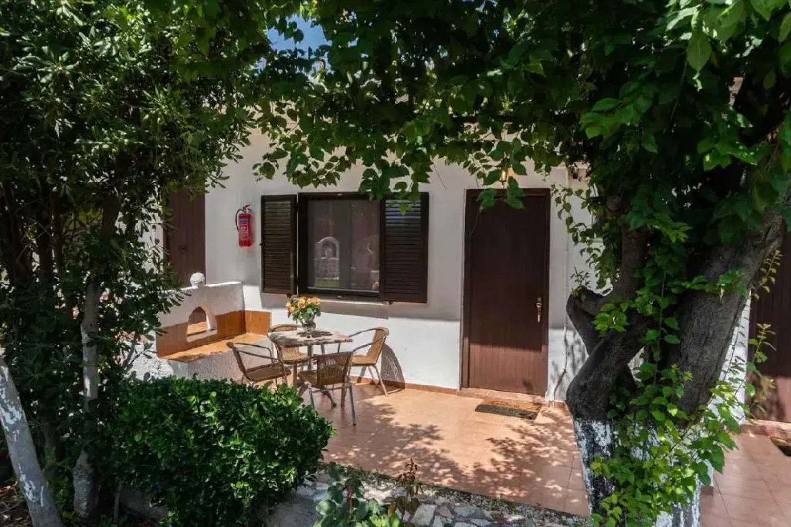 Avra Studios & Apartments