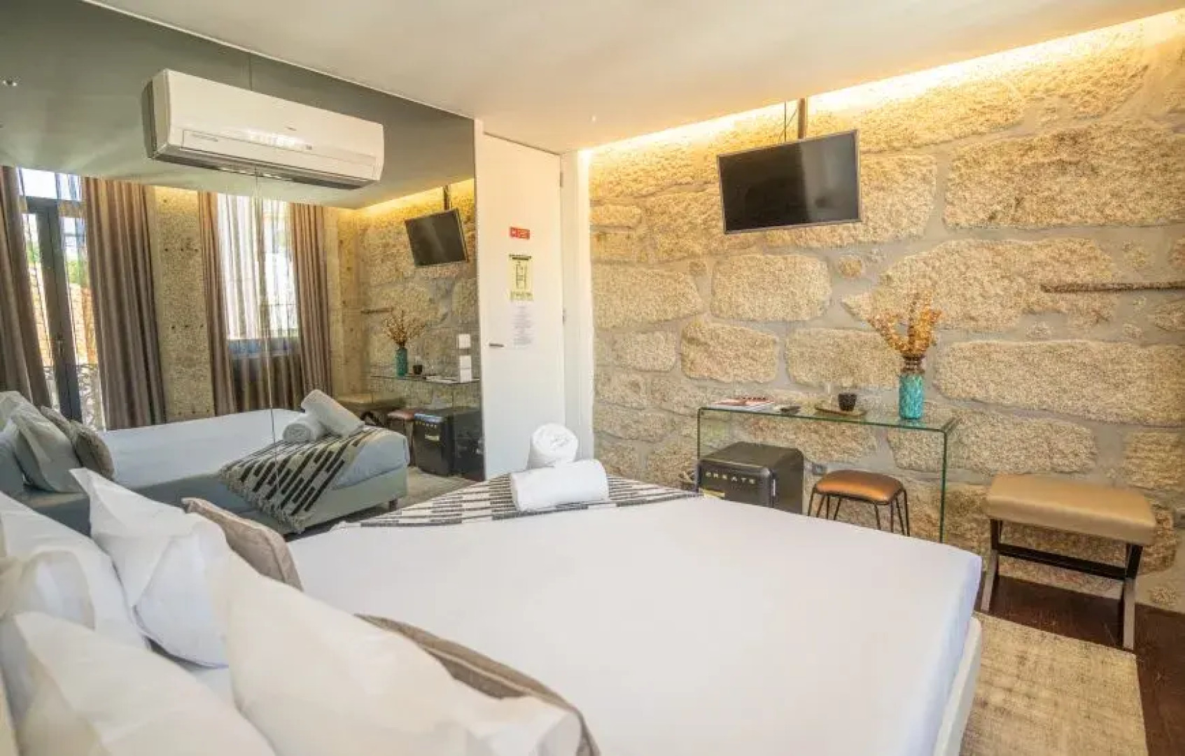 CHARM GH by YoursPorto