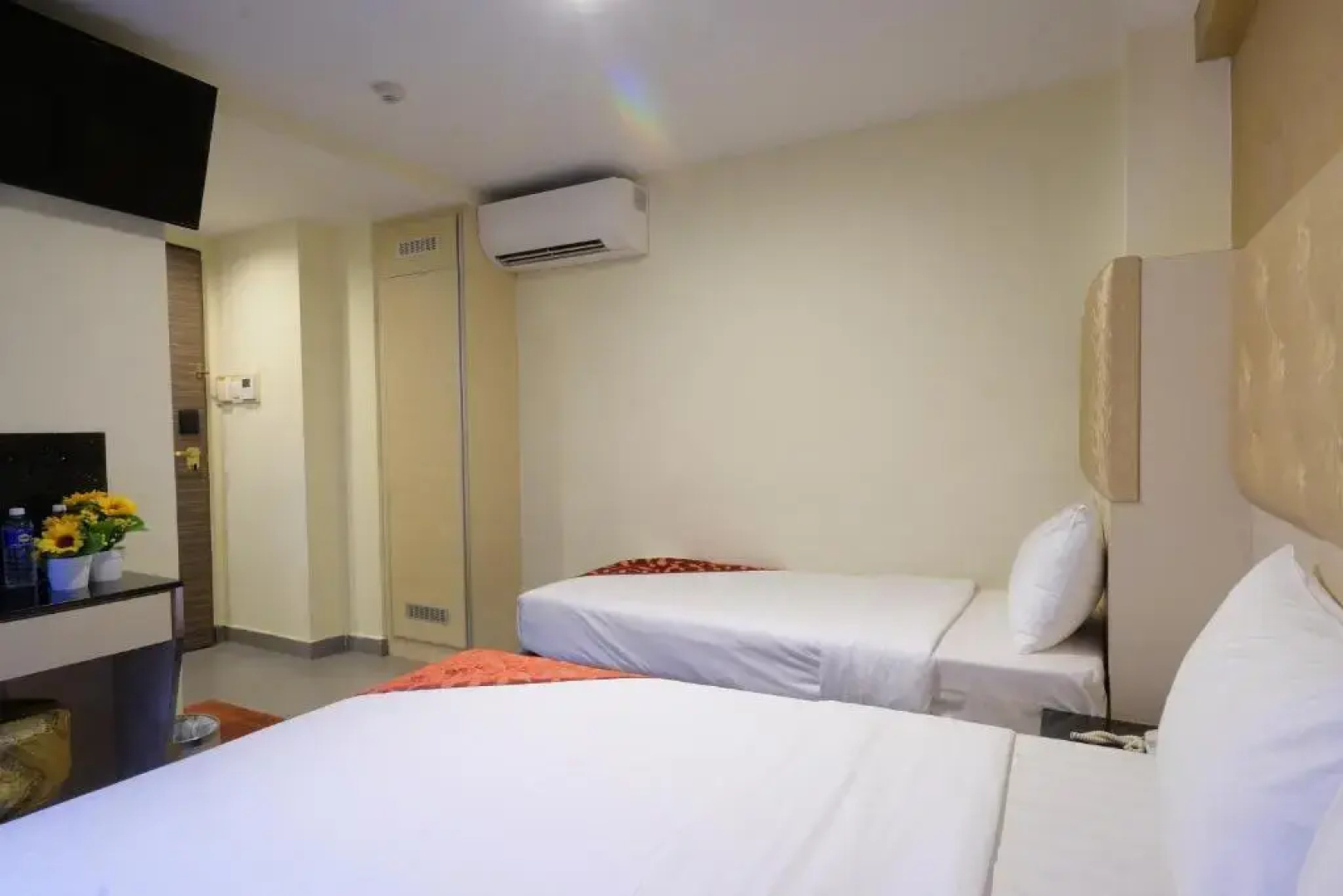Sandpiper Hotel
