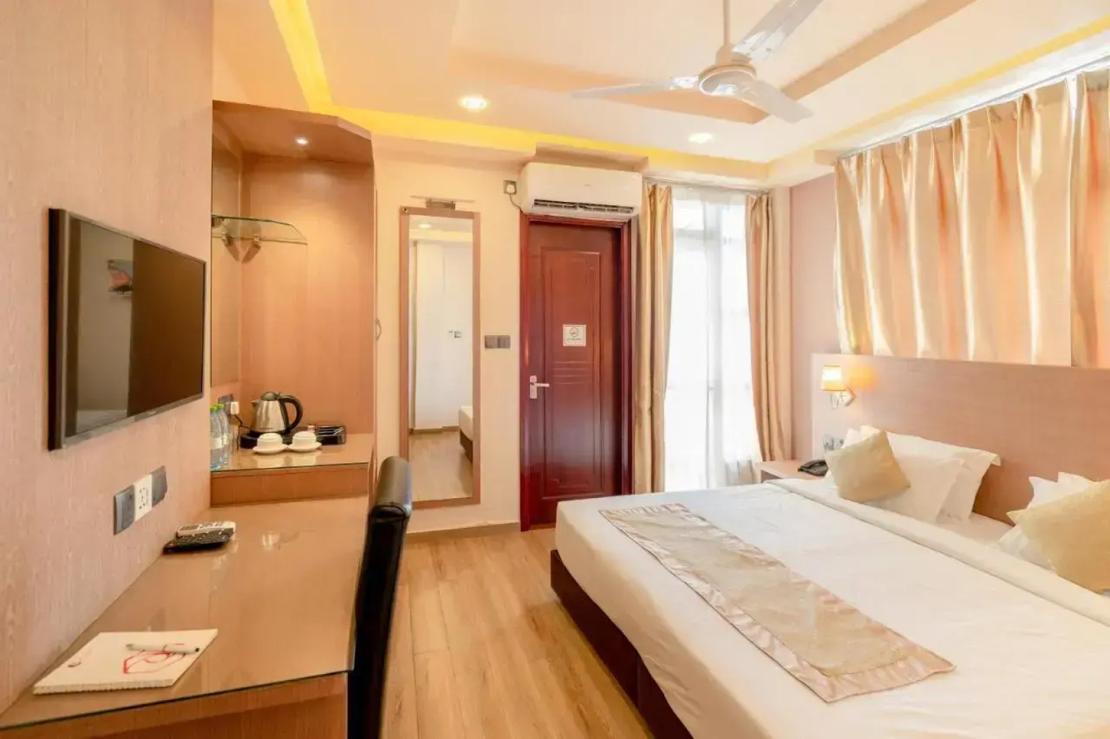 Отель Three Inn