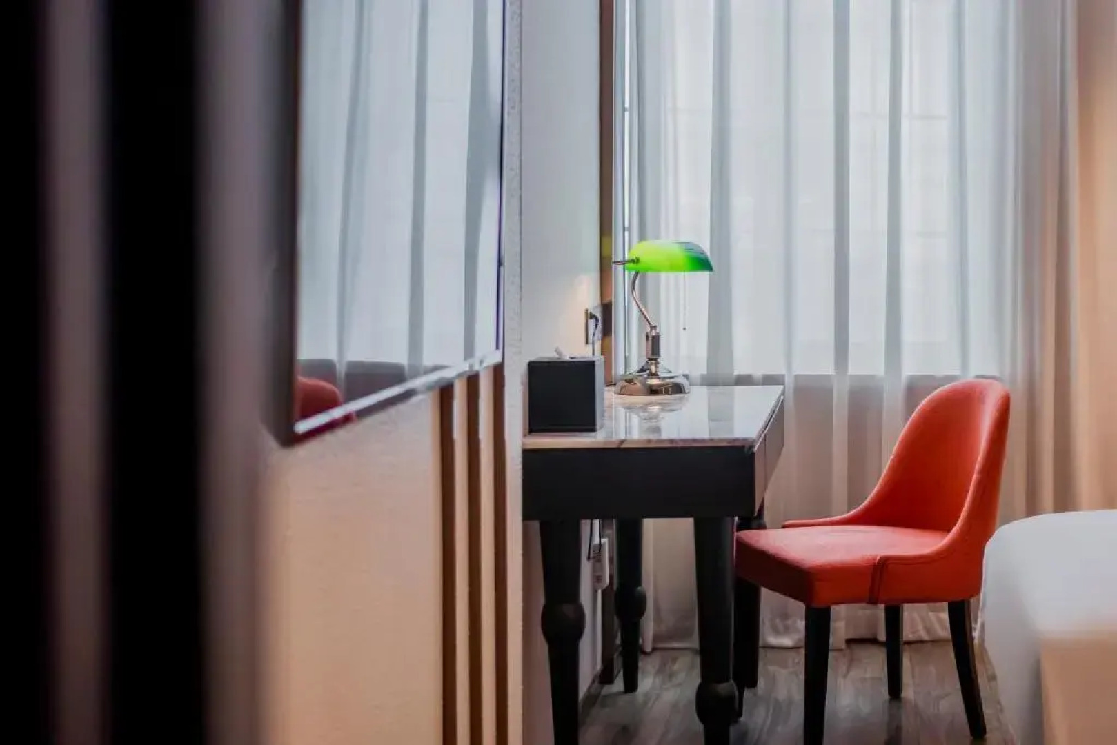 Yitel Premium Shanghai People Square Nanjing Road Pedestrian Street Shop