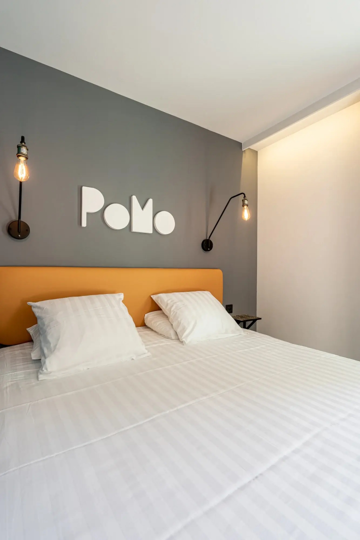PoMo Hotel & Restaurant
