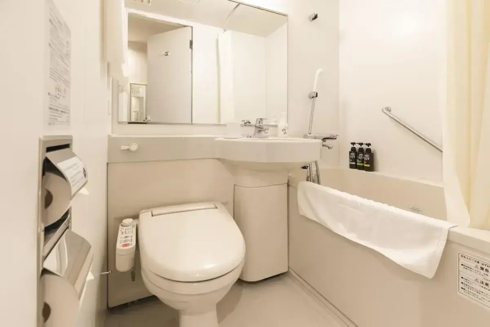 Отель Sotetsu Fresa Inn Shimbashi Hibiyaguchi
