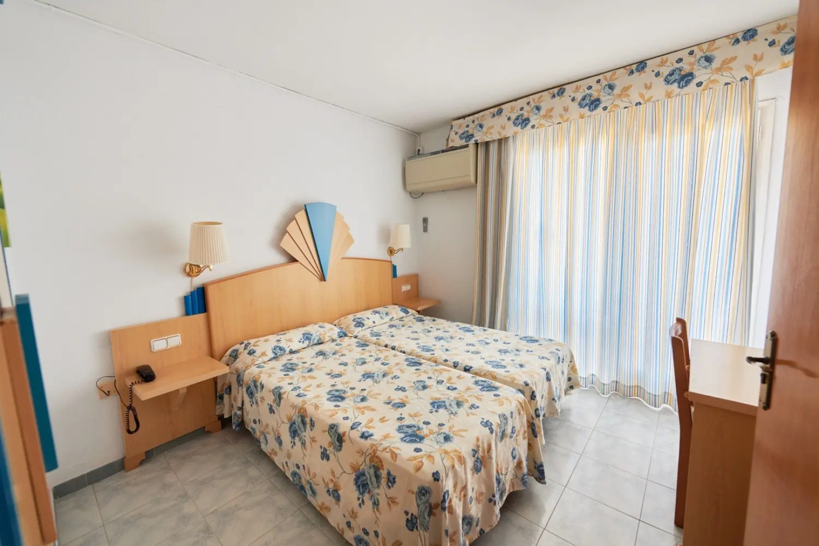 Отель Checkin Blanes