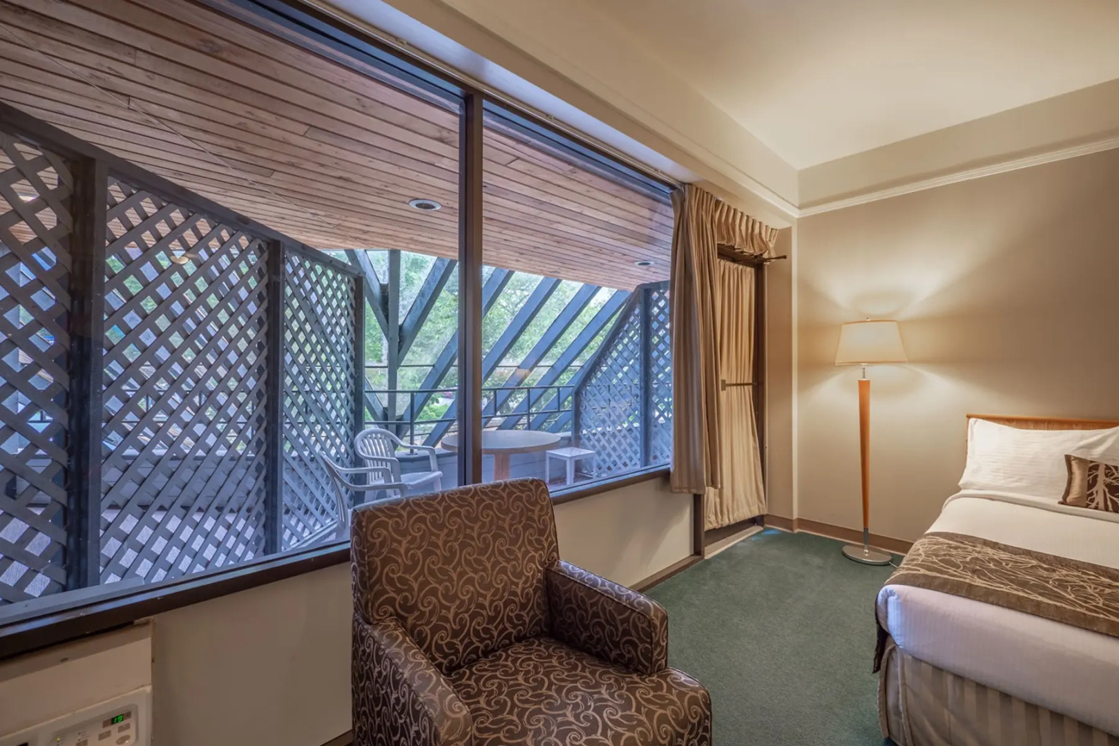 Cedars Inn Hotel & Convention Center