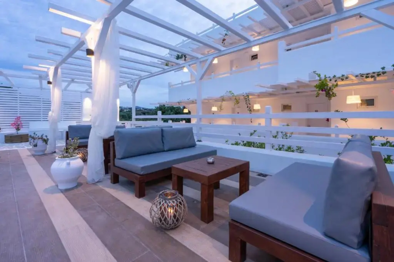 Aloe Hotel