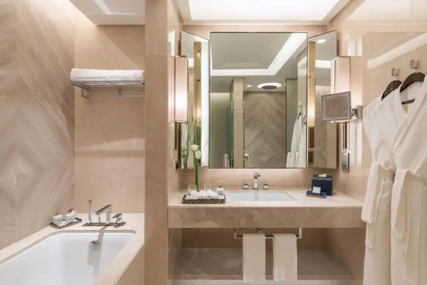 Taj Exotica Resort & Spa, The Palm, Dubai