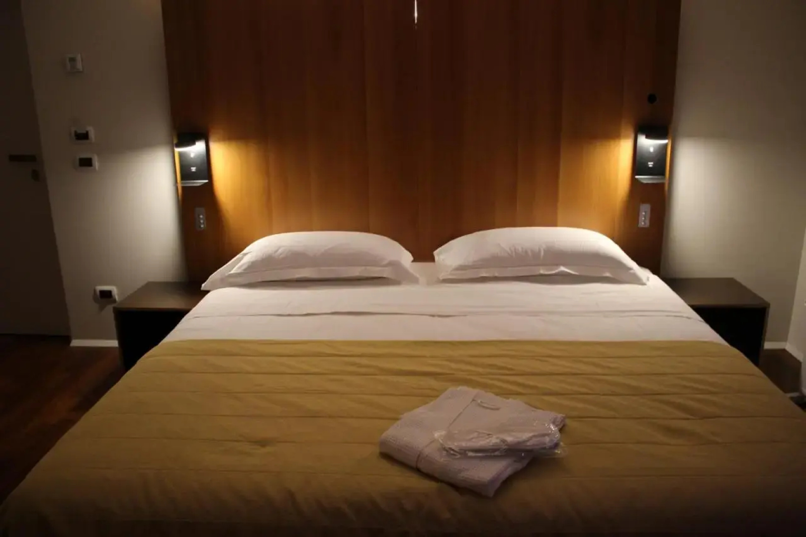 New Ipoint Hotel