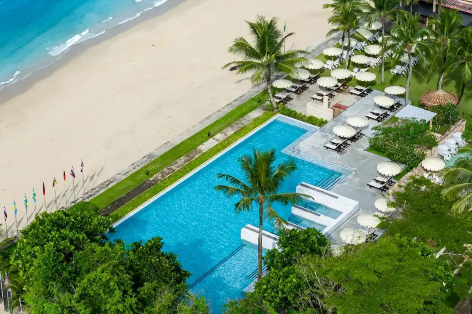 Отель Apsara Beachfront Resort and Villa 