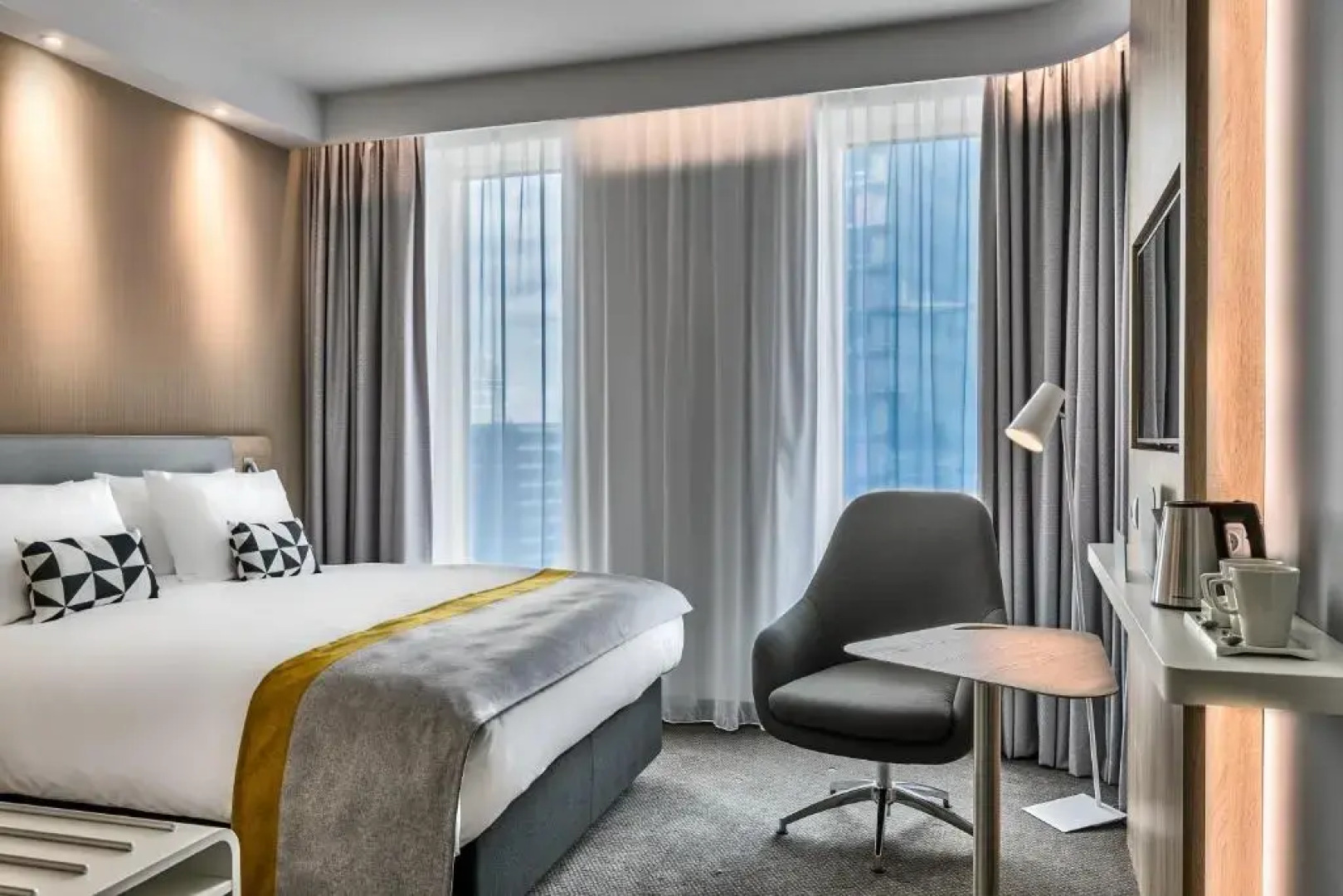 Holiday Inn Express Warsaw - The HUB by IHG