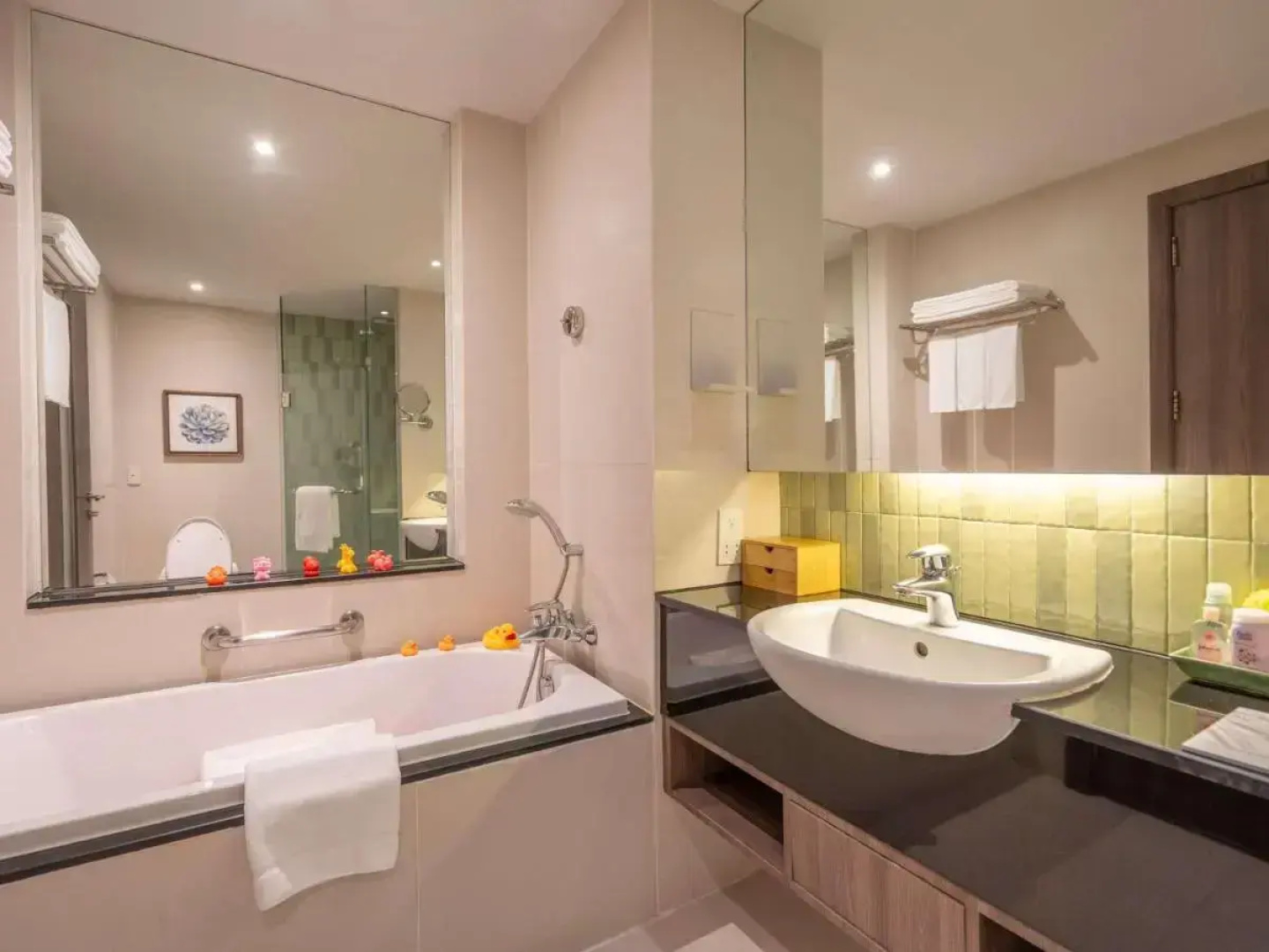 Novotel Living Bangkok Sukhumvit Legacy