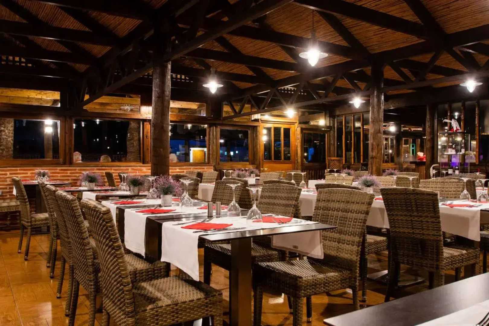 Отель HL Miraflor Suites