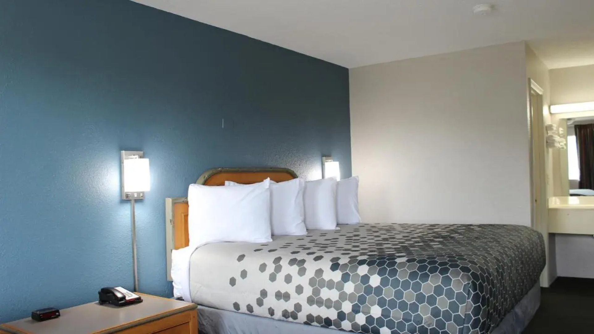 Landsford Inn
