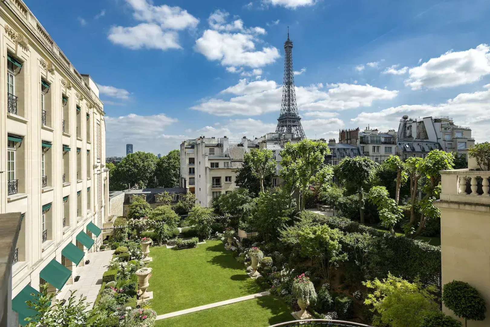 Отель Shangri-La Paris