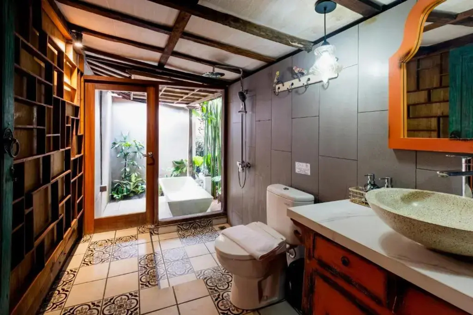 Kakul Villas & Suites