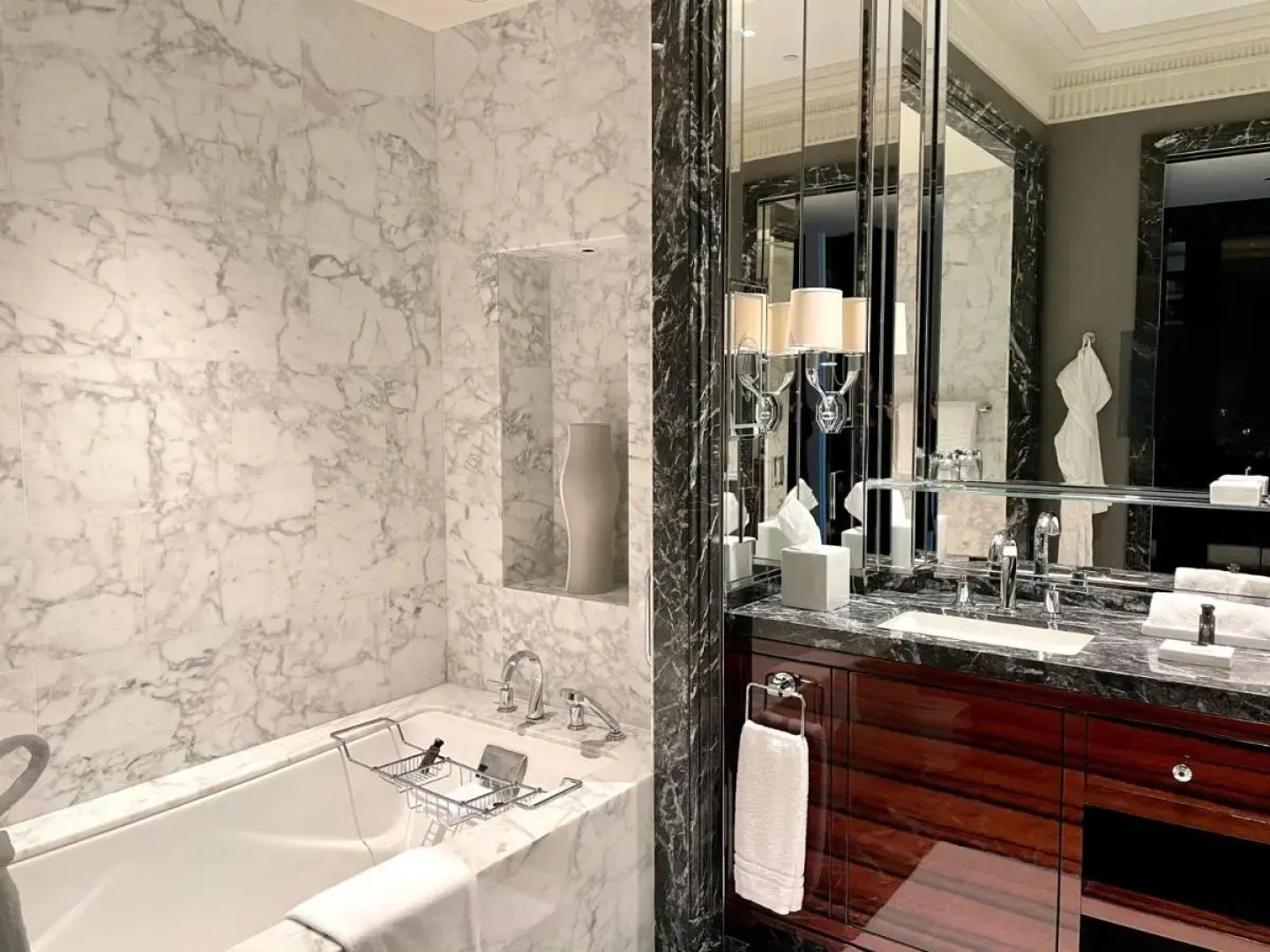 Four Seasons Hotel Bahrain Bay