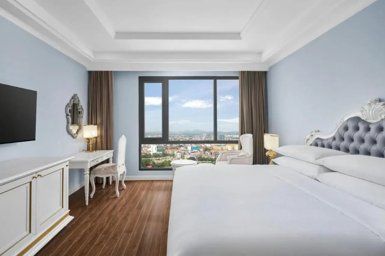 Four Points by Sheraton Lang Son