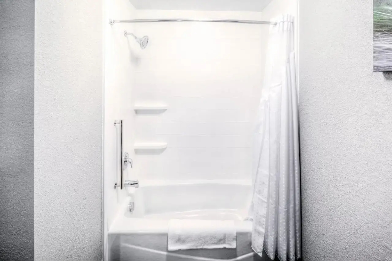 Holiday Inn Express & Suites Cleveland West - Westlake by IHG