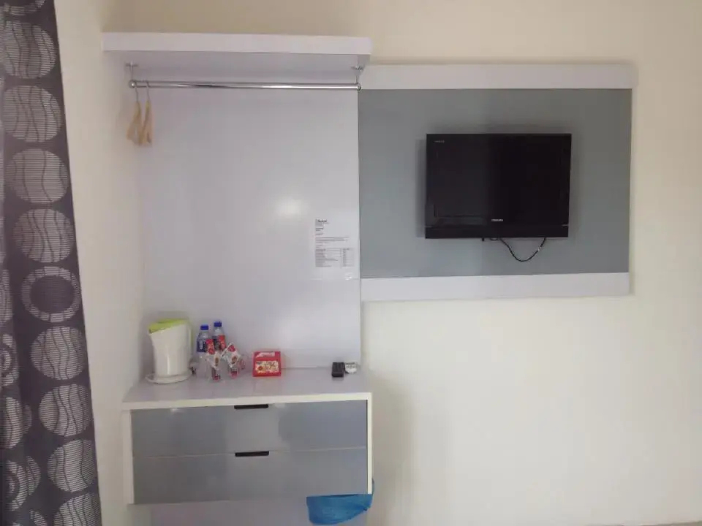 E-Hotel