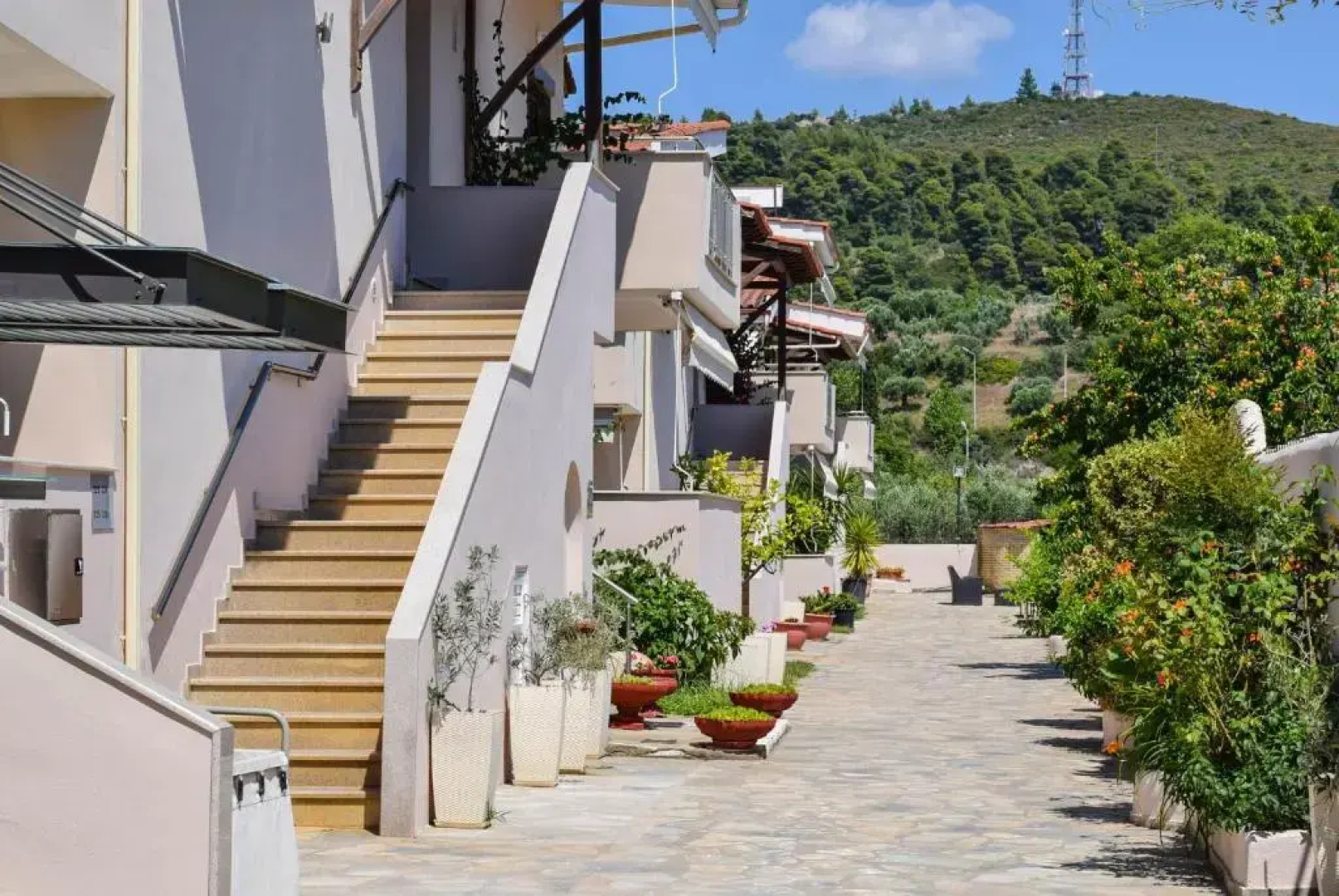 Meliton Inn Hotel & Suites