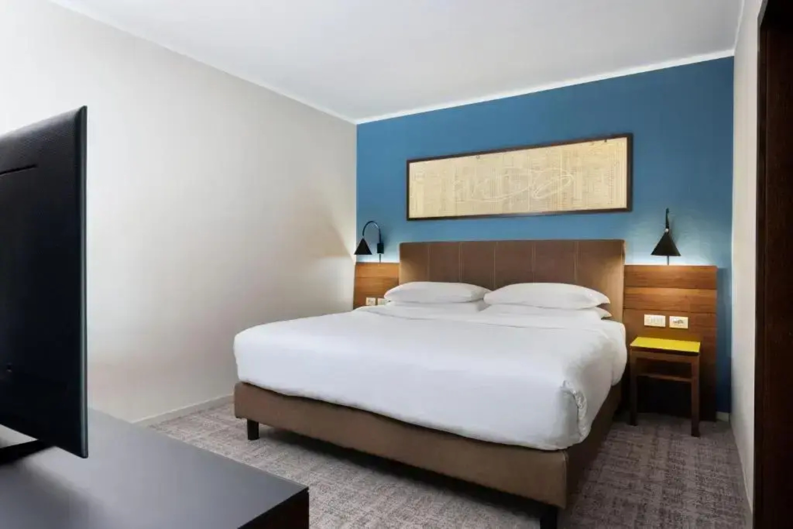 Отель Four Points by Sheraton Bolzano
