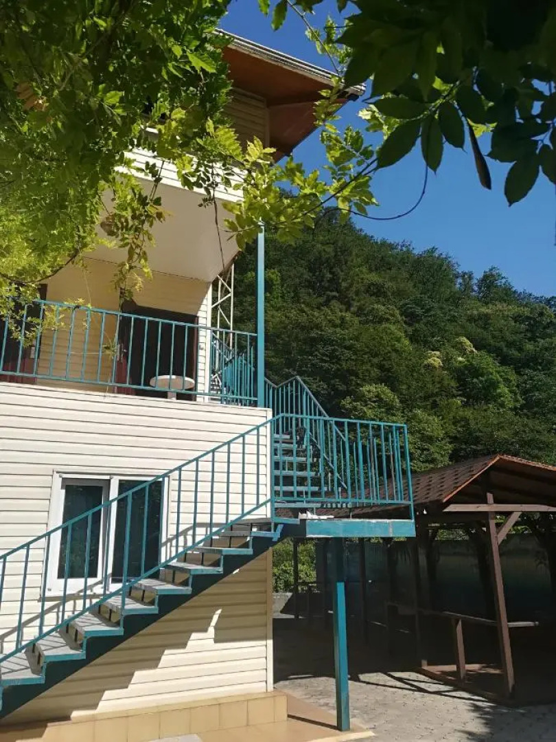 Домик в ущелье