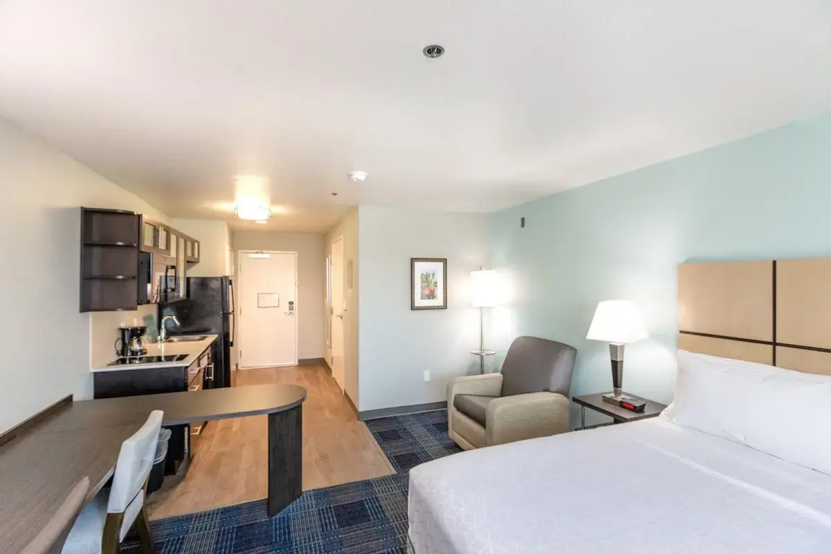 Candlewood Suites Ontario - Convention Center