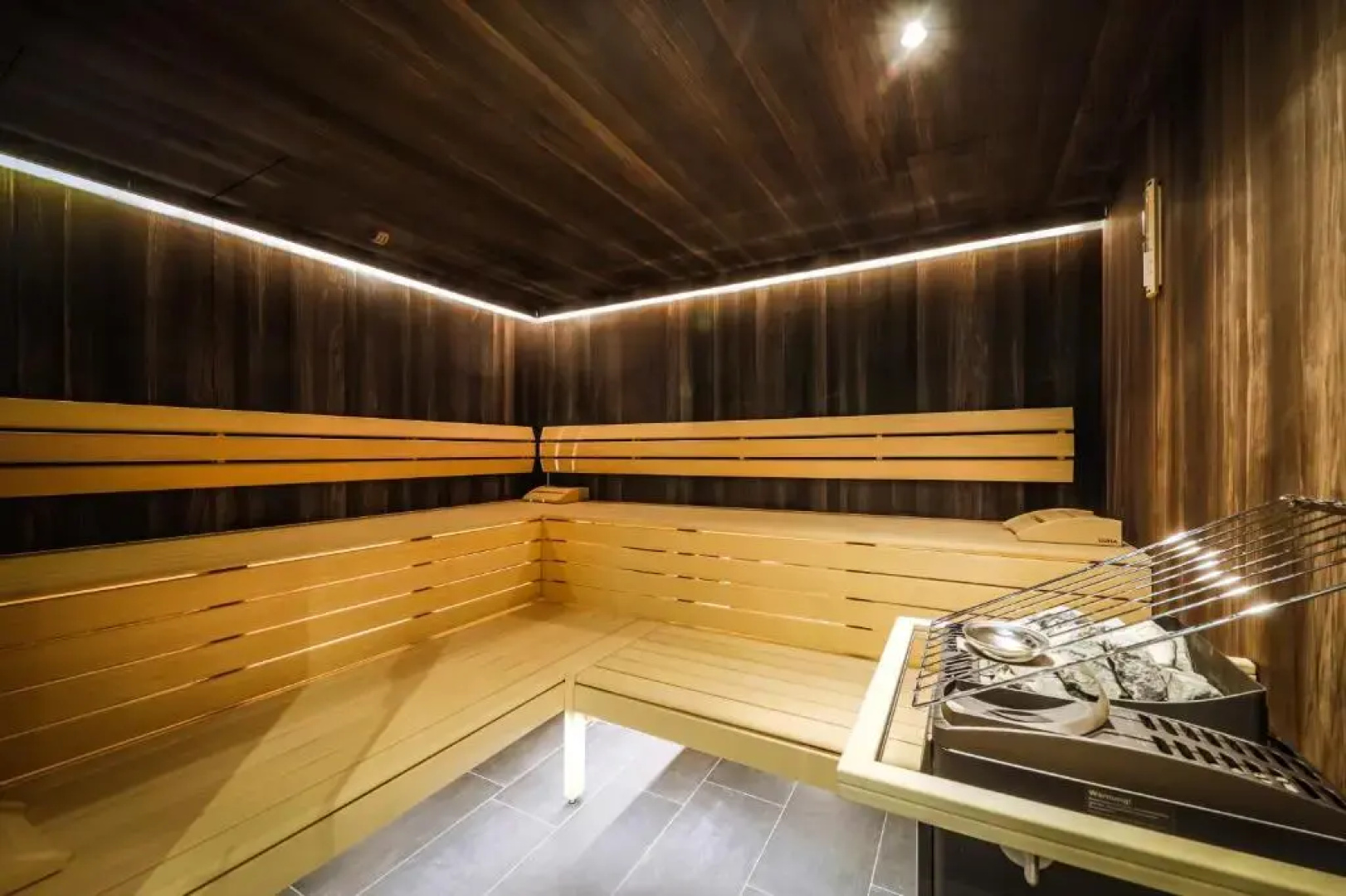 24 by AvenidA - Mountain Hotel