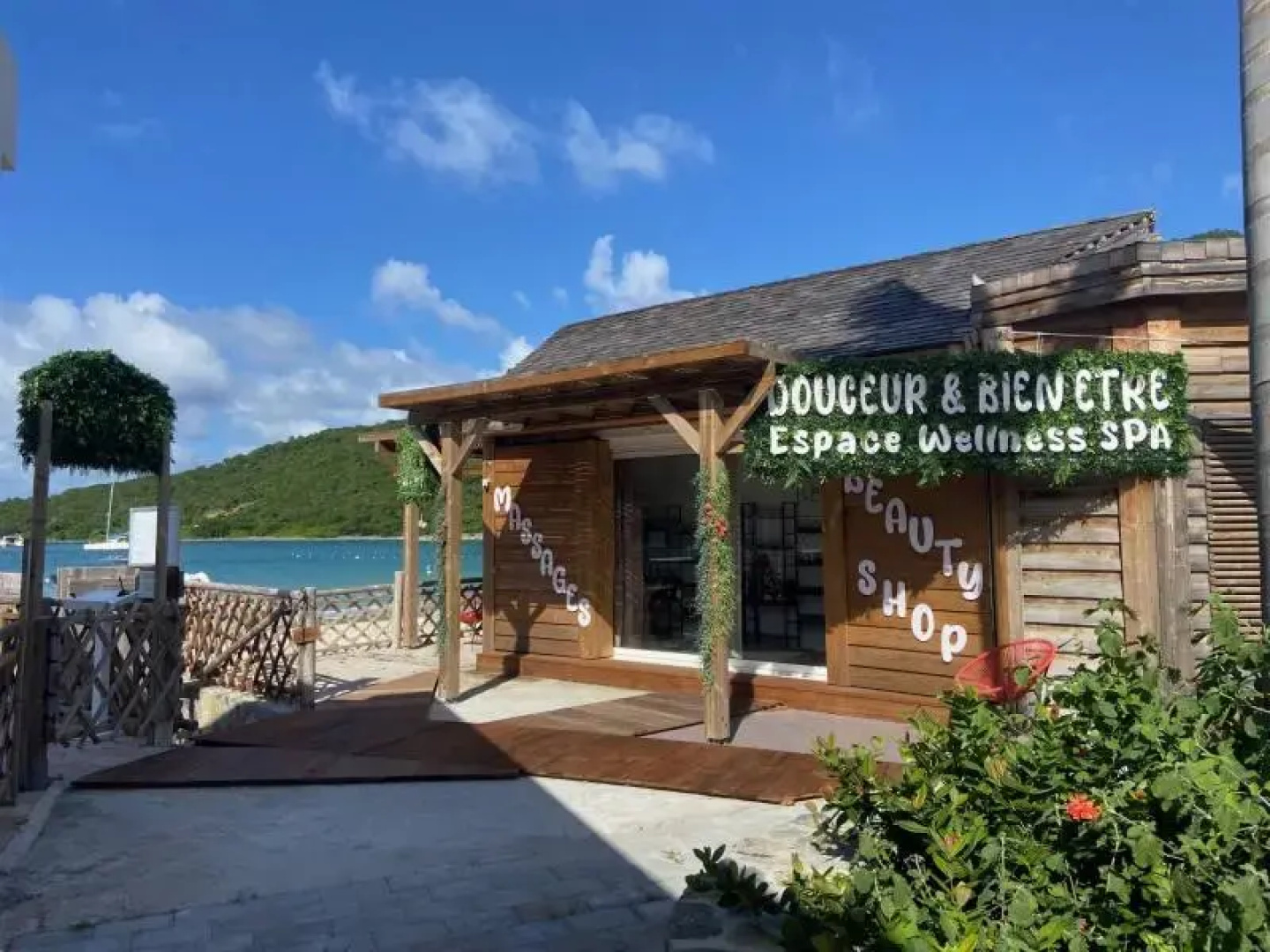 Le Domaine Beach Resort  Spa