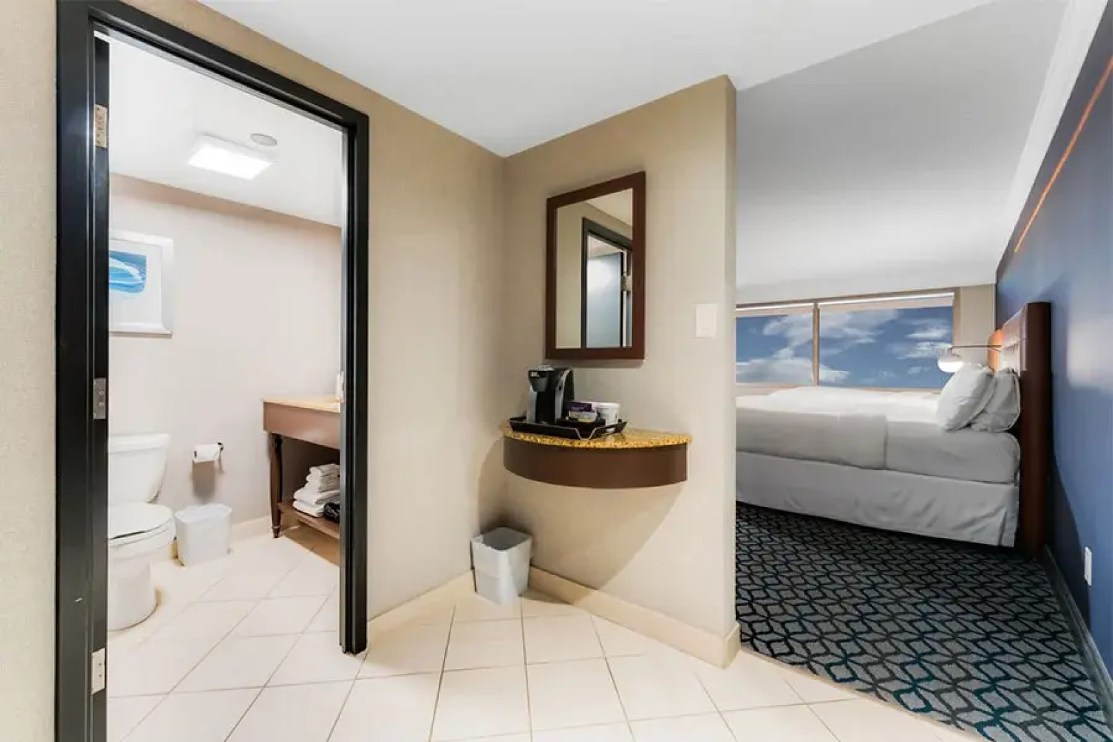 Wyndham Grand Fallsview Hotel