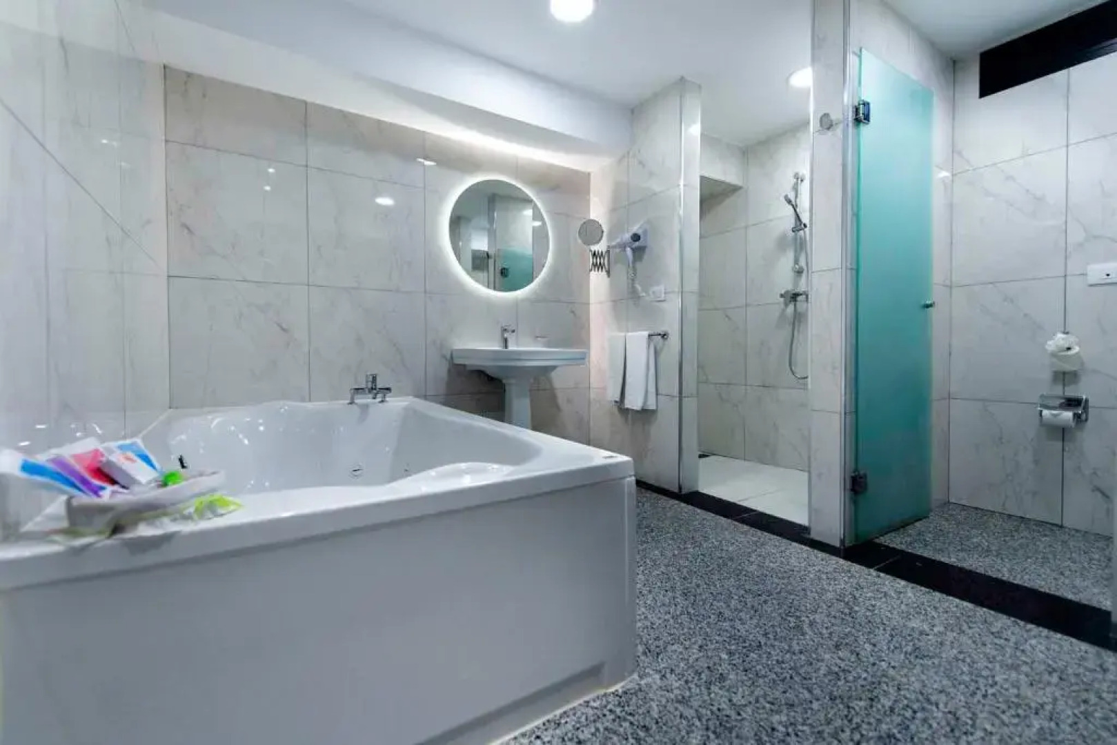 Отель Paradise Park Fun Lifestyle