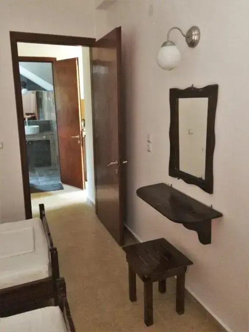 Captain's Studios & Apartments