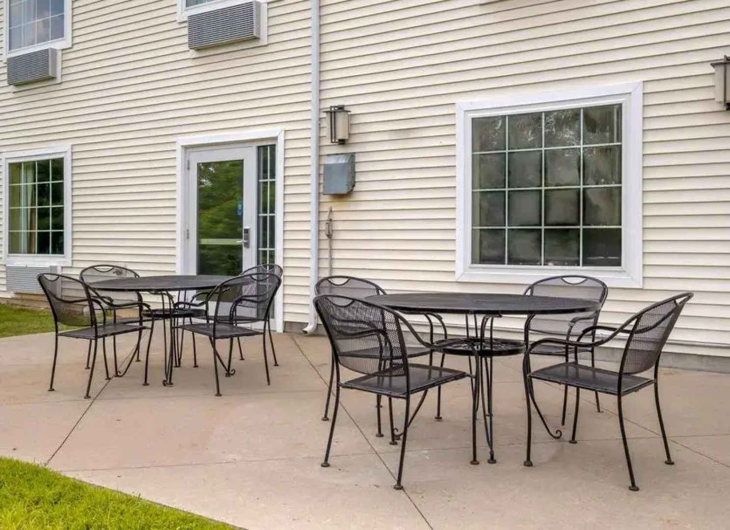 Red Roof Inn Charlestown