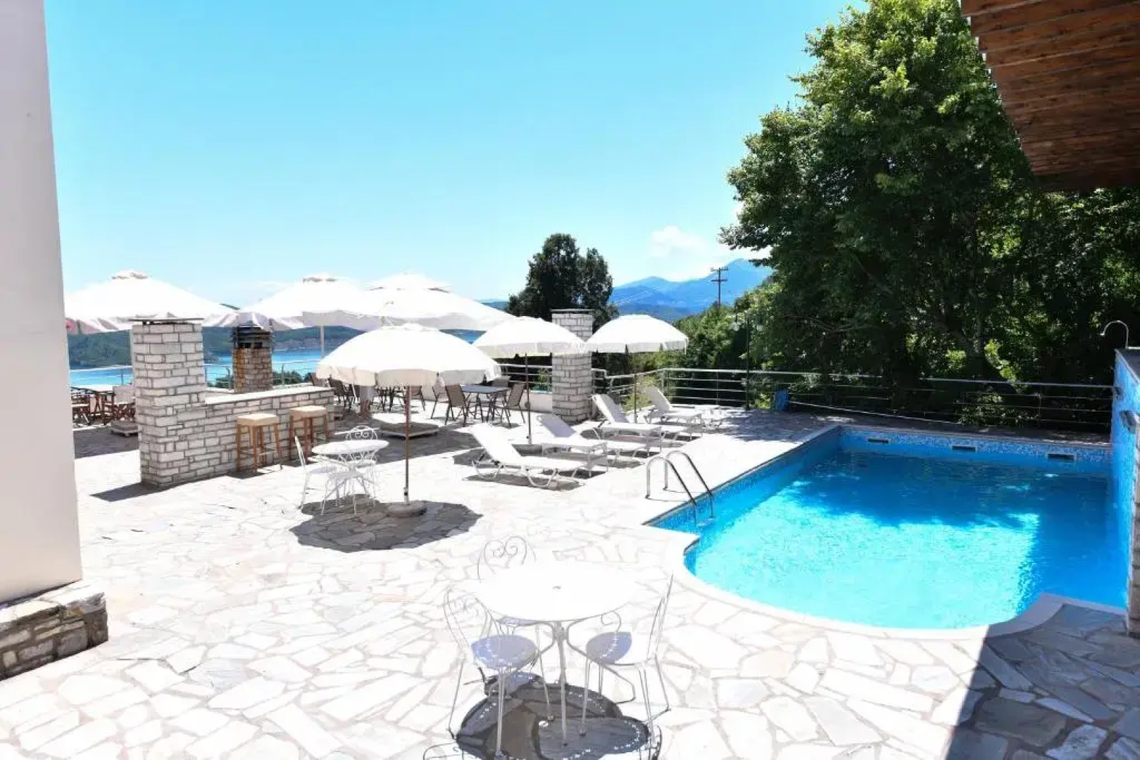 Курорт Nevros Hotel Resort & Spa