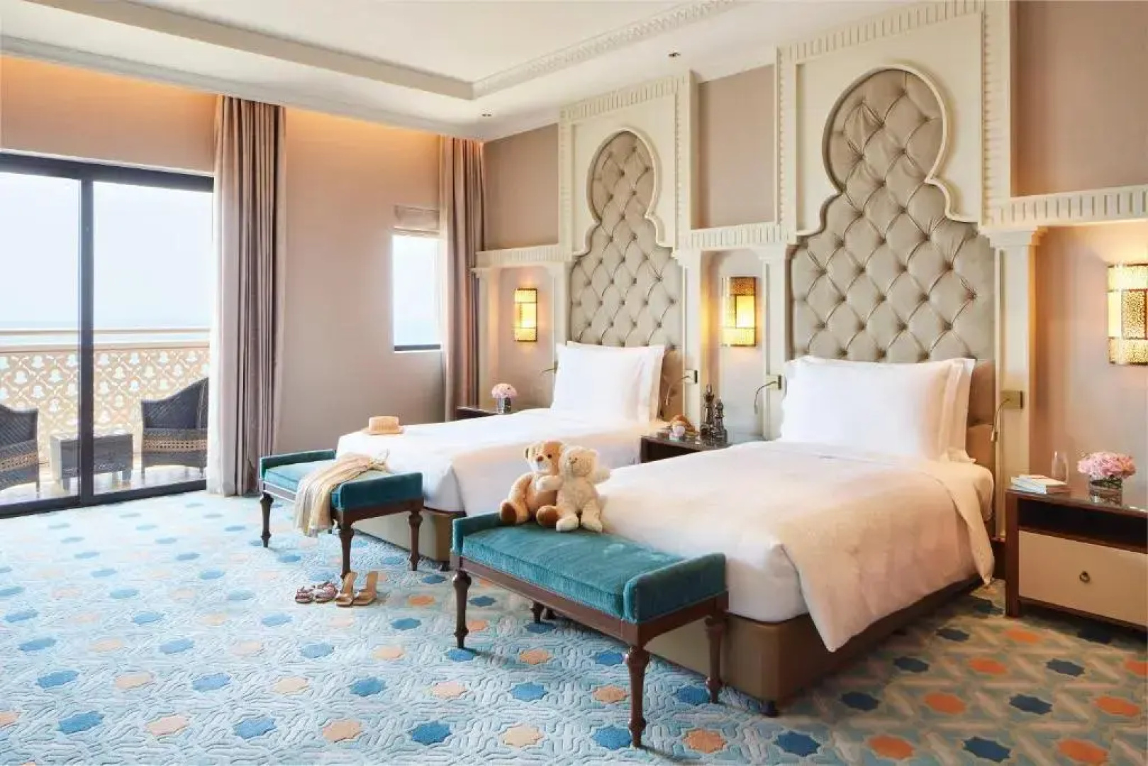 Отель Jumeirah Al Qasr Dubai
