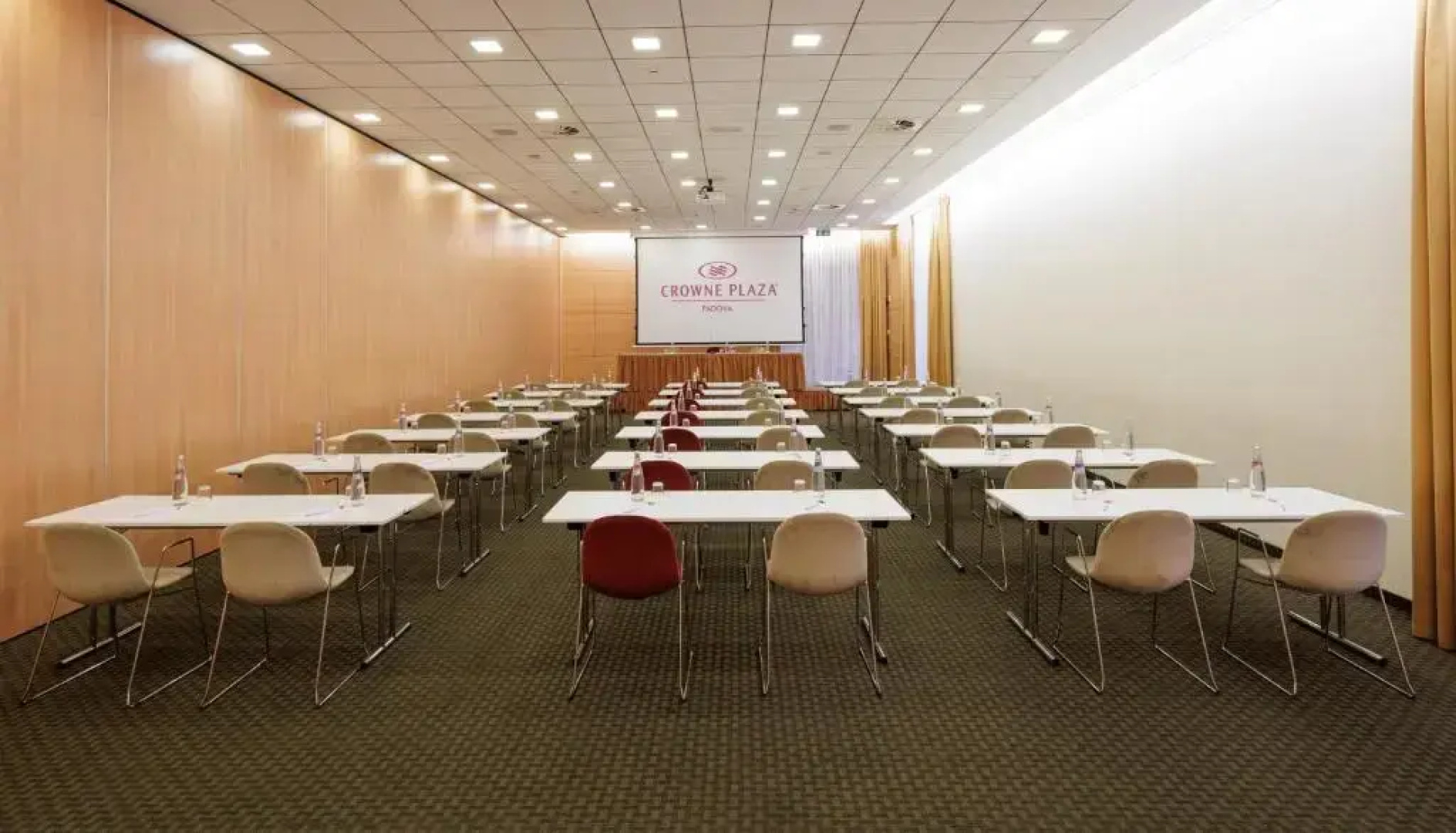 Отель Crowne Plaza Padova by IHG
