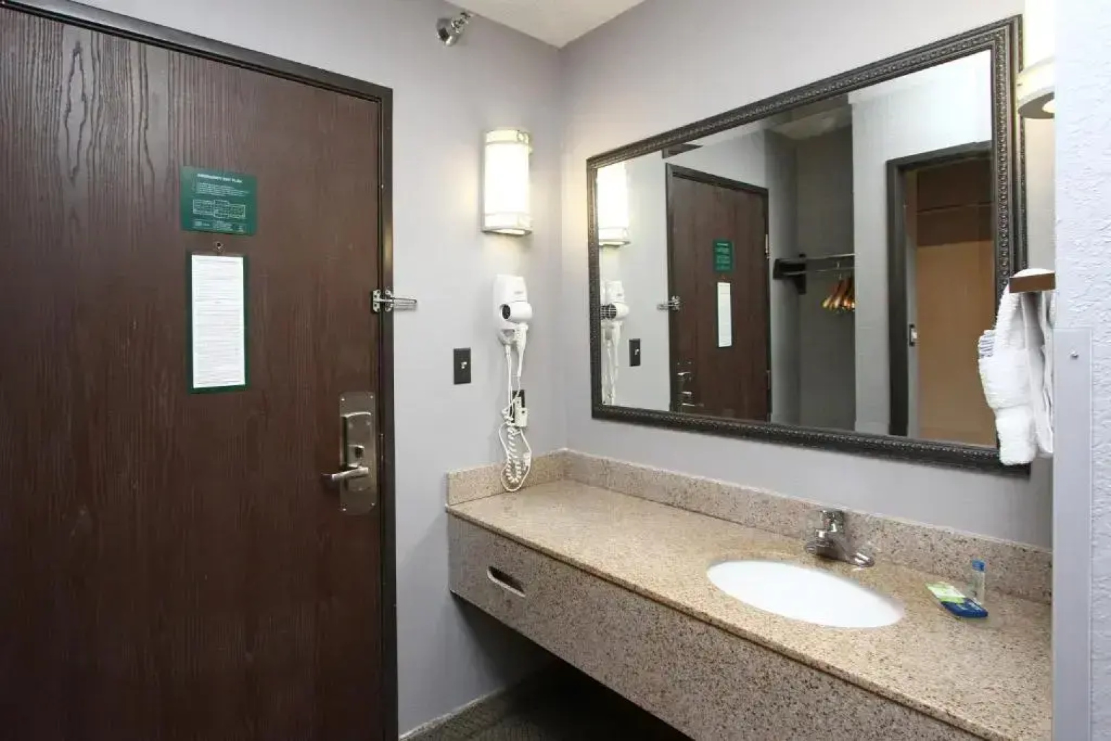 New Victorian Inn & Suites in Sioux City, IA