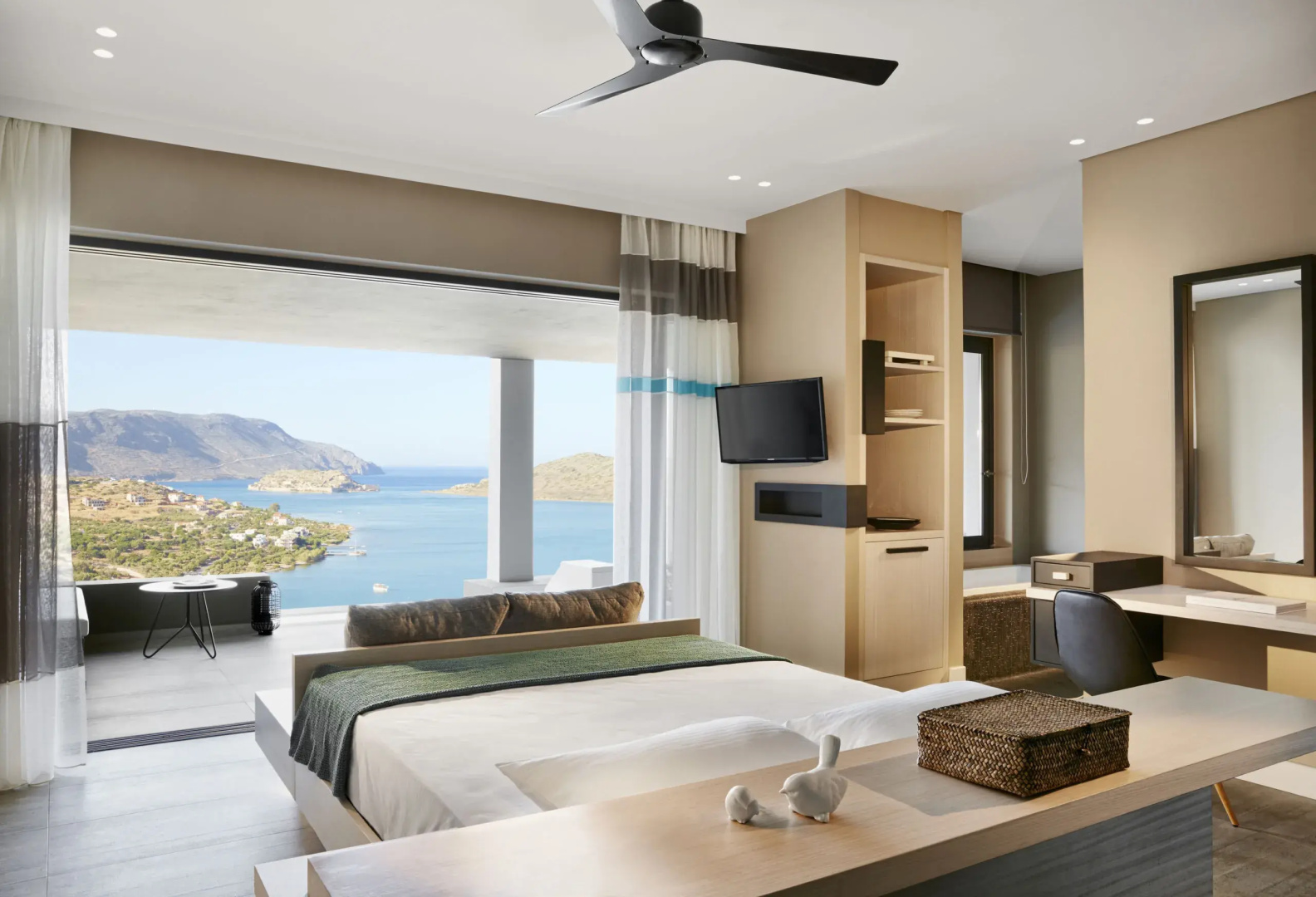 Отель Domes Aulus Elounda Curio Collection by Hilton