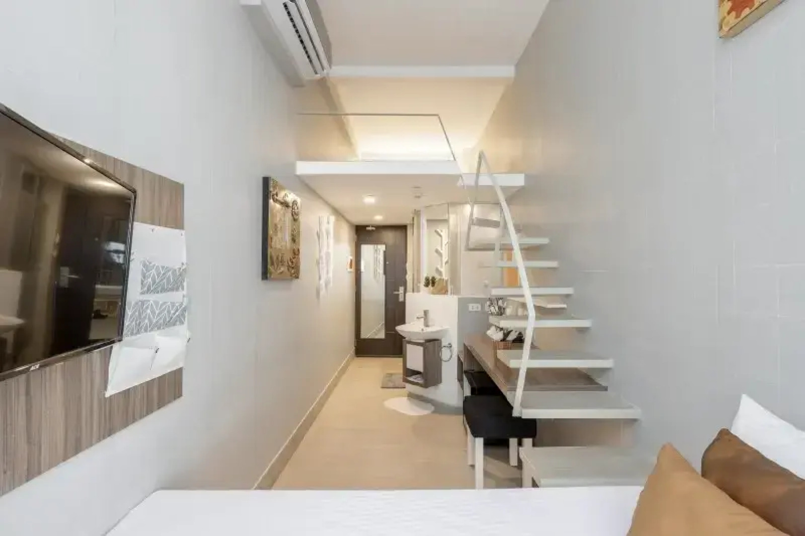 Selah Pods Hotel Manila