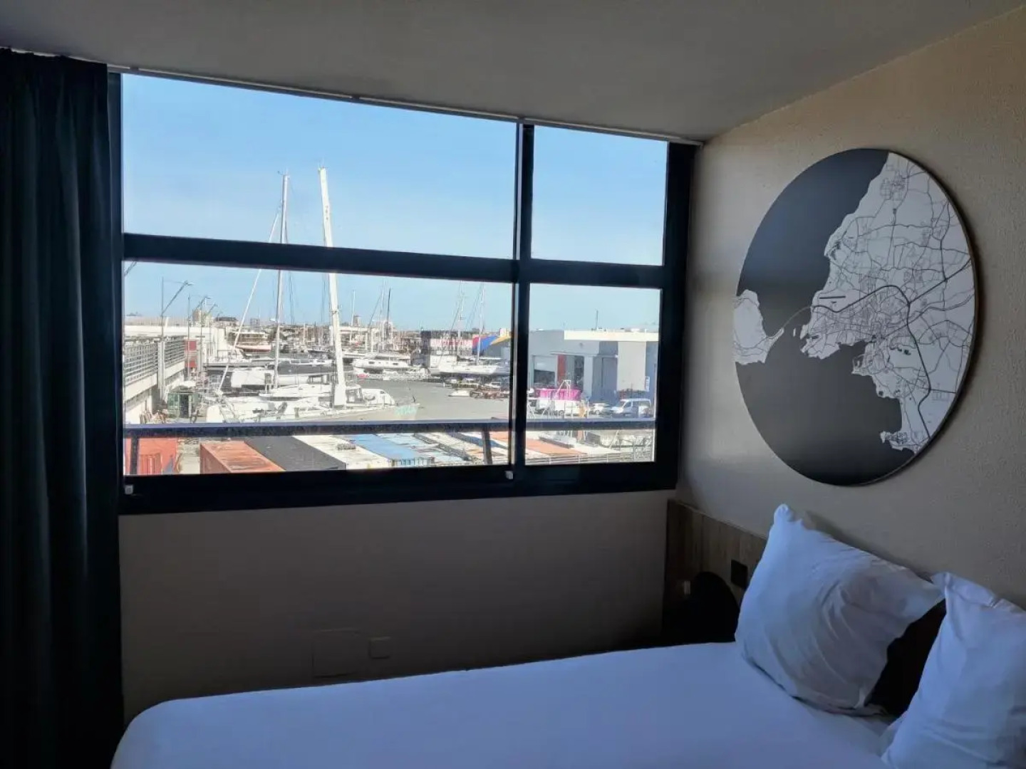 B&B HOTEL La Rochelle Centre les Minimes