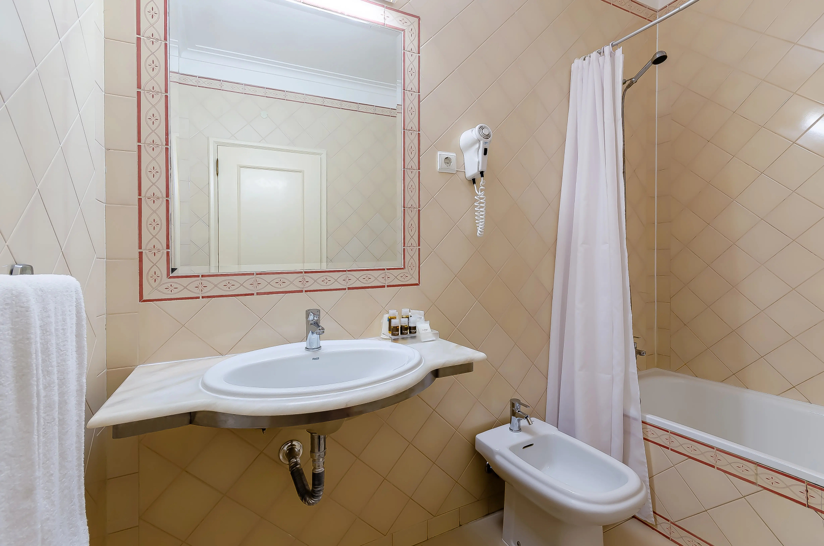 TURIM Estrela do Vau Hotel