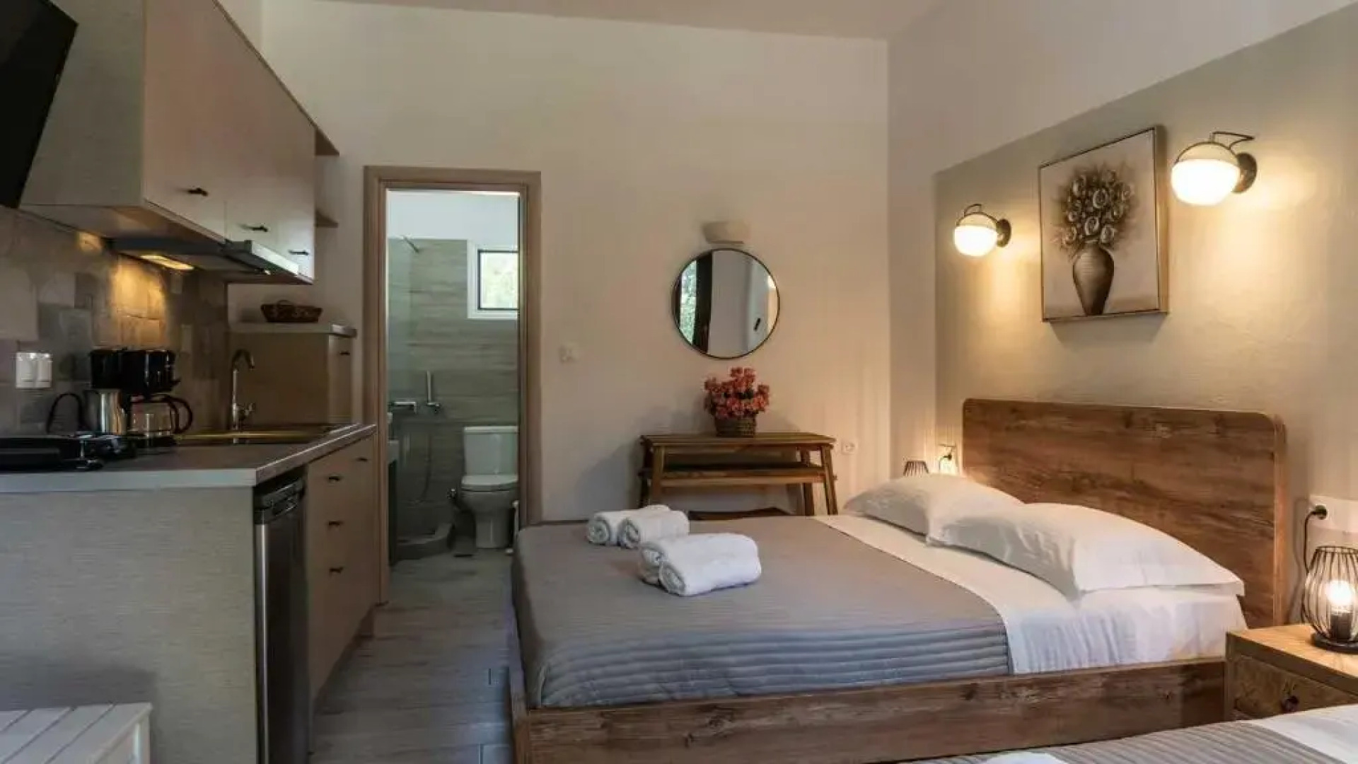 Avra Studios & Apartments