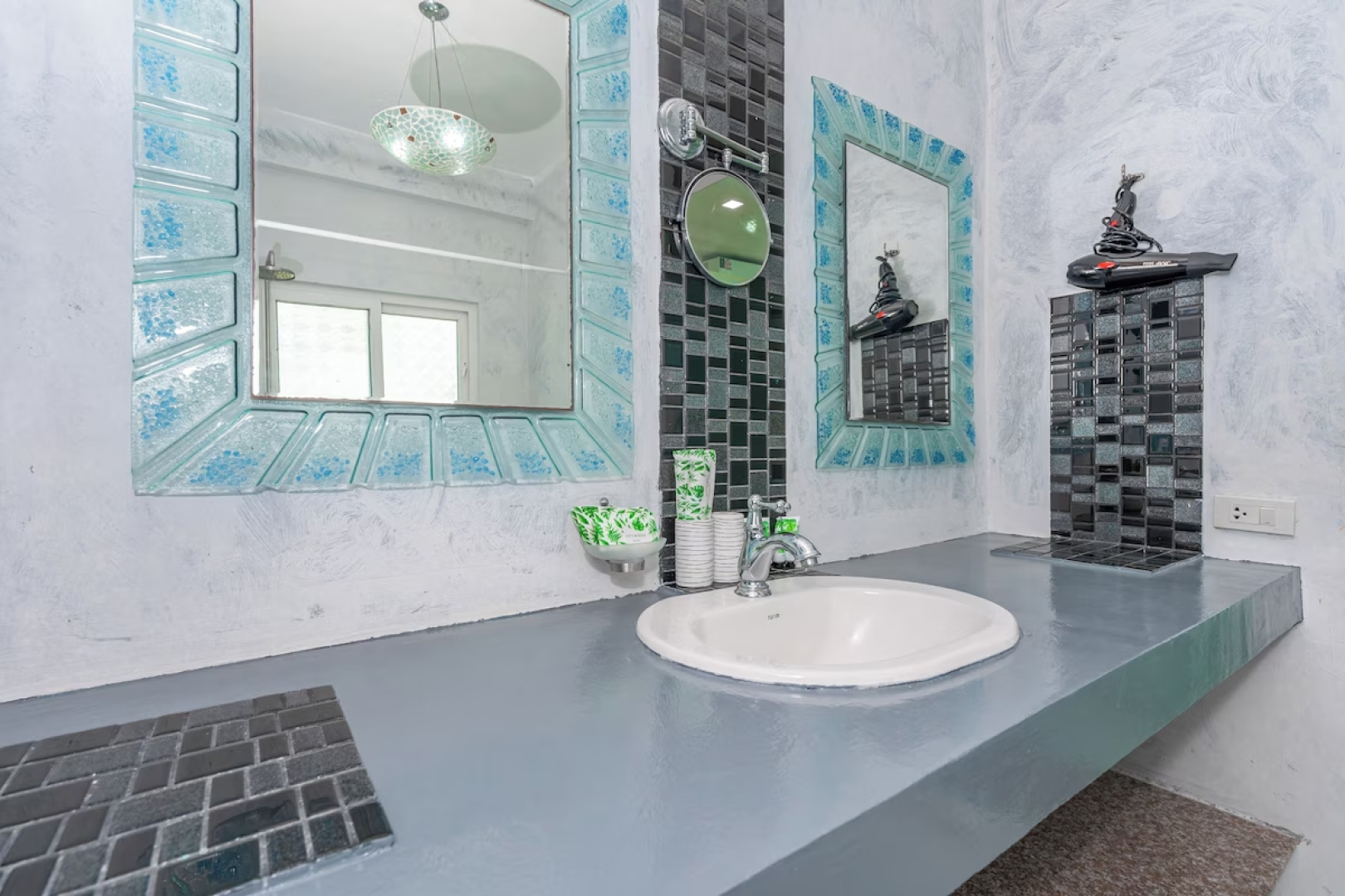 Kata Hill Sea View Hotel