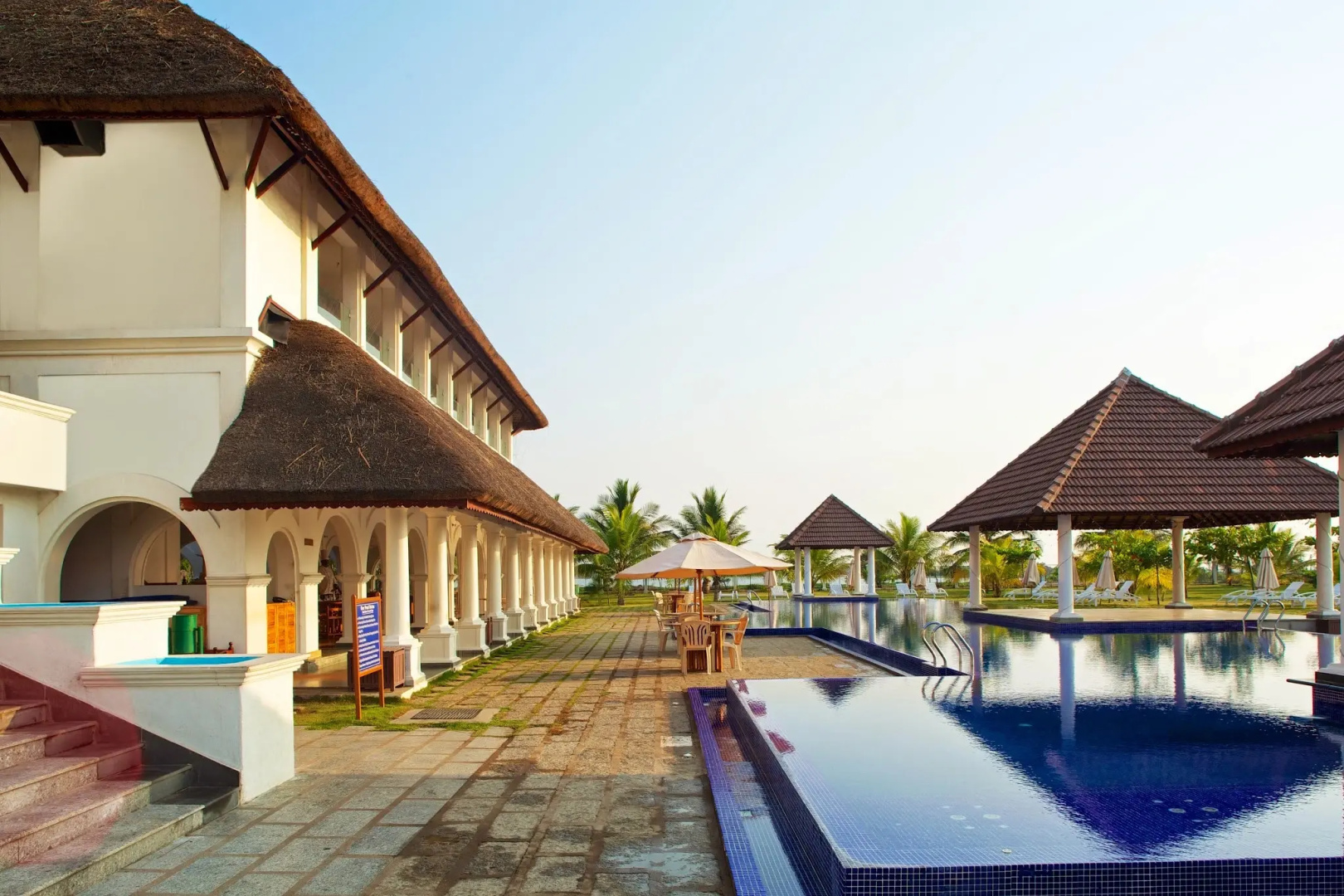 Le Pondy Beach & Lake Resort