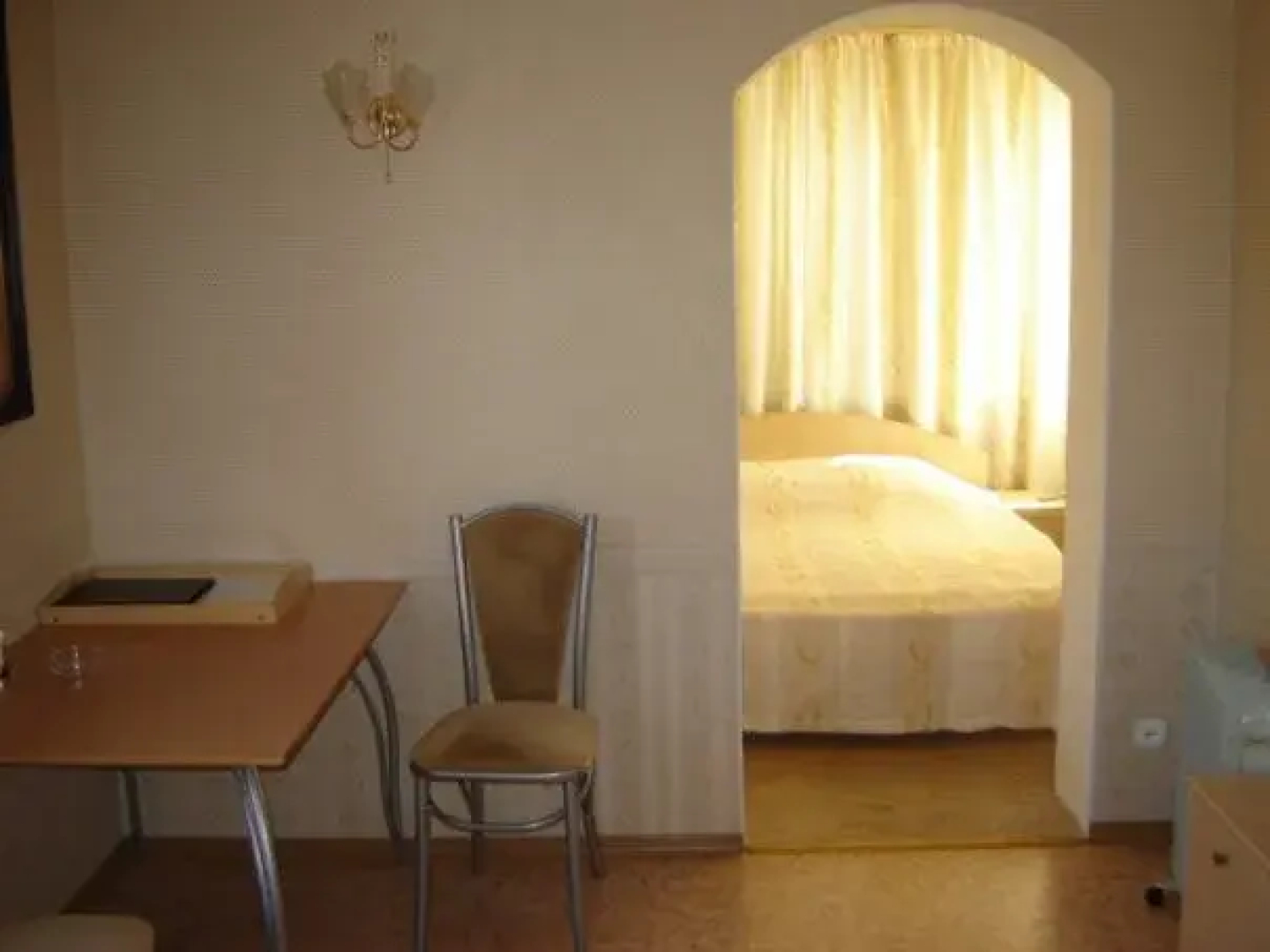 Mini Hotel Black and White