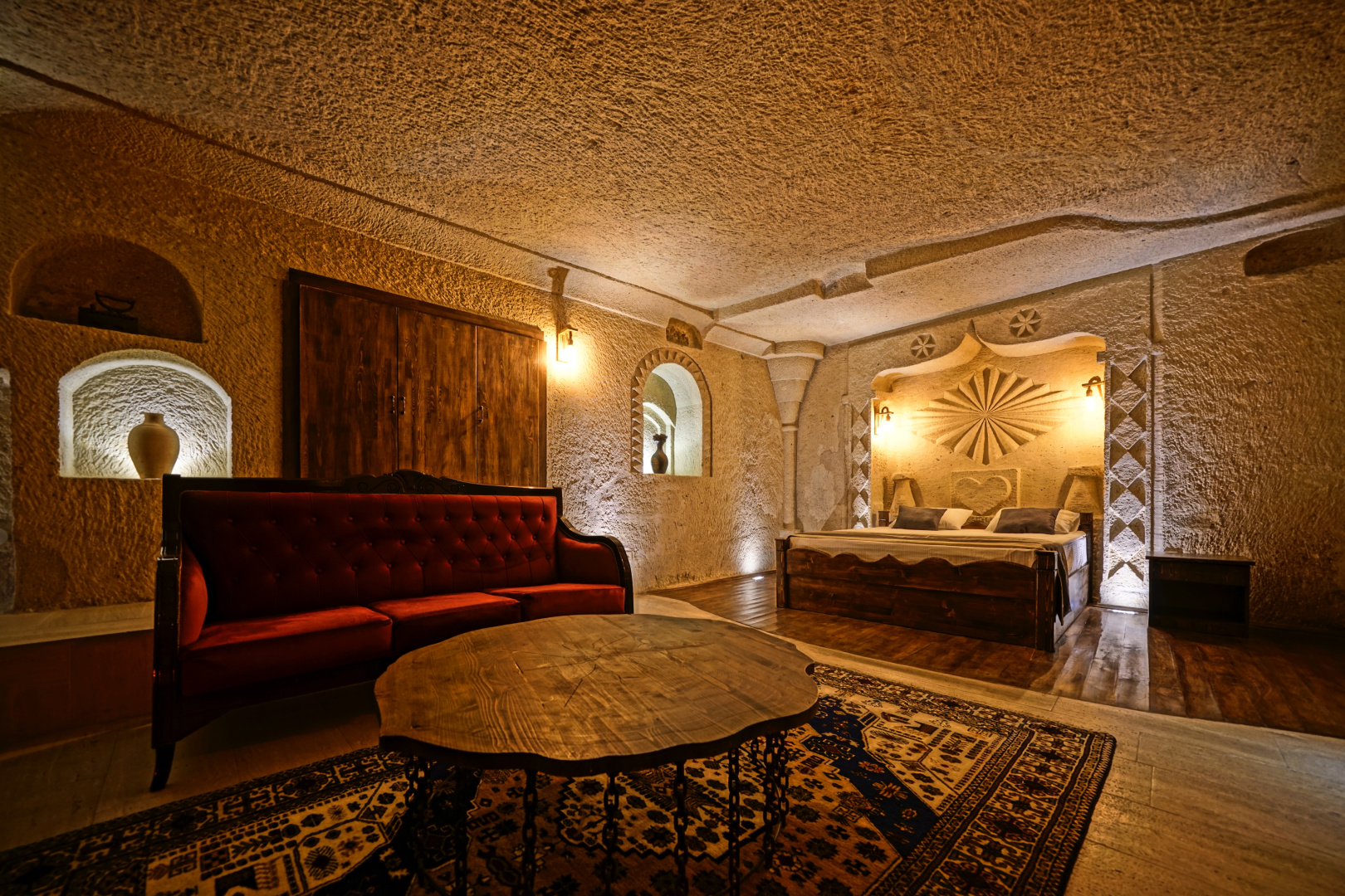 Castle Cave Hotel