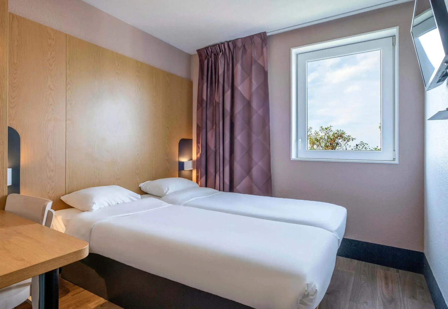 B&B HOTEL Niort Marais Poitevin Est